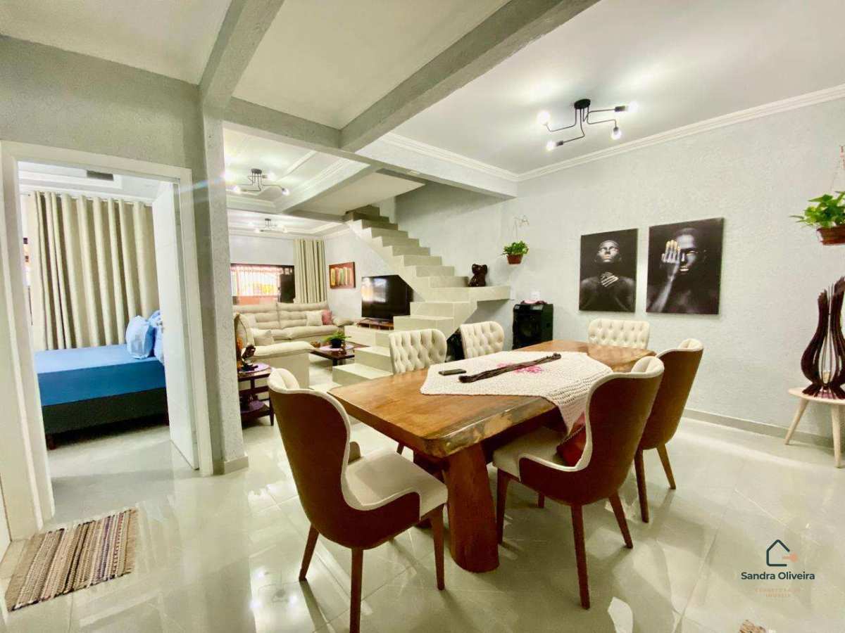 Linda casa com laje perto do Ultrabox – 2 quartos, churrasqueira e estrutura para segundo pavimento - Sandra Oliveira